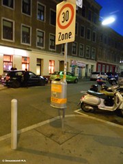 Вена. Урны и пепельницы в городе