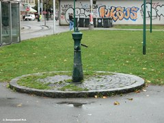 Вена. Колонка с чистой, вкусной питьевой водой