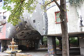 Дом Хундертвассера