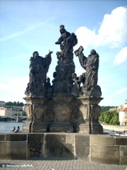 Прага. Карлов мост. Композиция: cвятой Доминик и святой Фома Аквинский у ног Мадонны