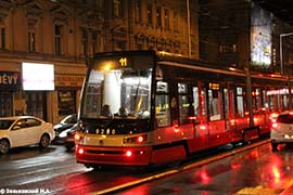 Прага. Трамвай модели Škoda 15T (Škoda ForCity), производства Škoda Holding